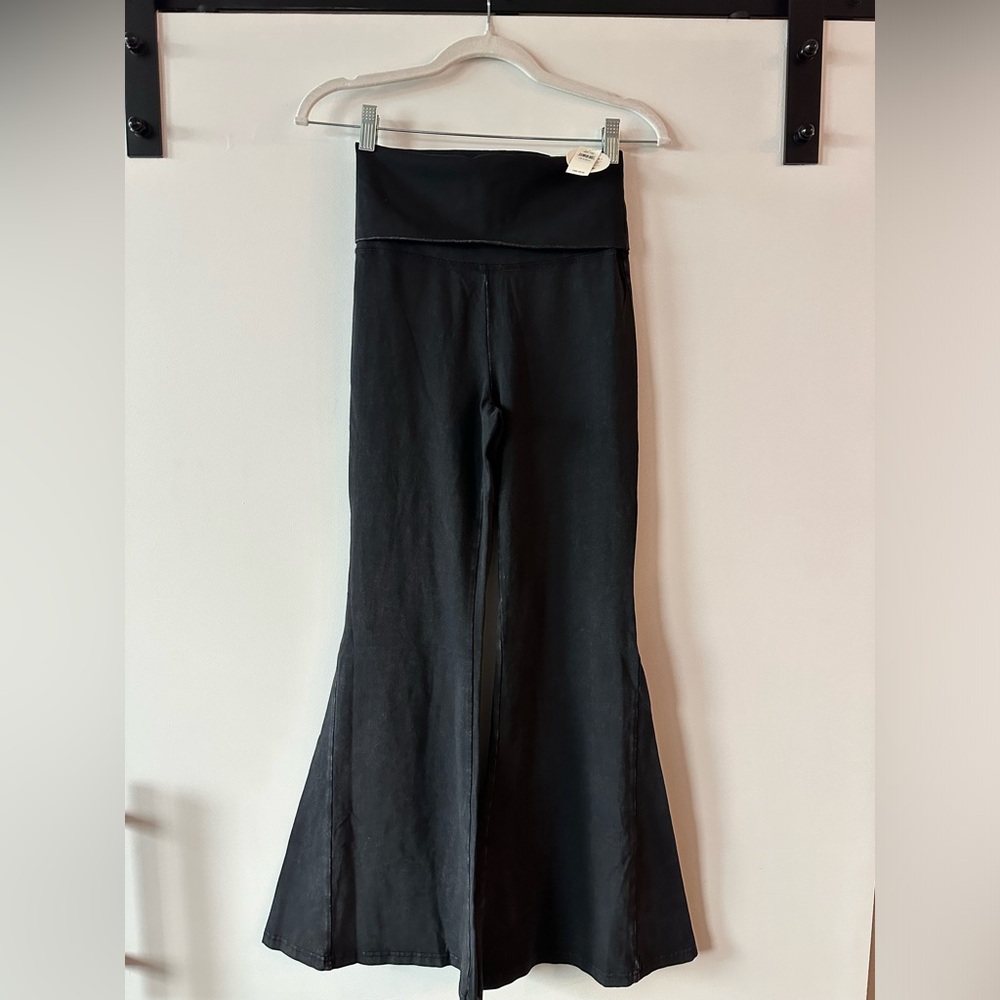 Aerie Offline Size Small Short Distressed Black Pant